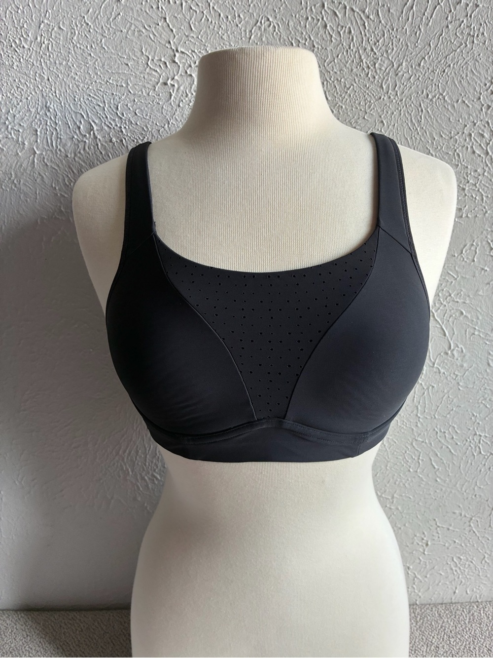 lululemon Run Times Bra High Support Black 32C Running
Sports Bra